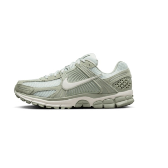 Nike Zoom Vomero 5 - Picture 1 of 8